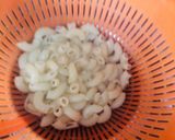 A picture of step 1 of Veg cheese macaroni.