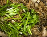 Hình bước làm 3 của món Miến xào măng khô