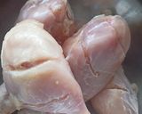A picture of step 1 of Tandoori tawa chicken.