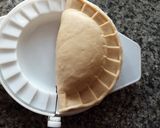 A picture of step 8 of Fried meatpie.