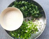 A picture of step 1 of Methi Hare Pyaz ki Kadhi.
