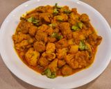 A picture of step 4 of Soya Chunks and Cauliflower Masala (High protein, nutritious).