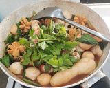 Foto langkah ke 10 dari resep Steamboat Tom Yum.