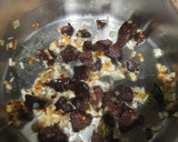 Foto del paso 2 de la receta: Garbanzos con butifarra negra 'esparracada'