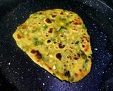 A picture of step 4 of Spring Onion Paratha.