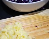 Foto del paso 1 de la receta: Ensalada de lombarda con aliño light y sésamo