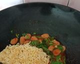 Foto langkah ke 3 dari resep Mie goreng rempah(indonesian cuisine).