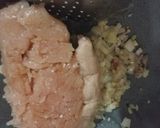 Foto langkah ke 2 dari resep (628) Ayam Isian Roti Bakso / Bakpao.