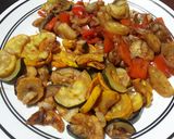 Foto del paso 4 de la receta: Vegetales🥗salteados con salsa de soja y piña picante🌶