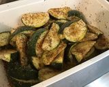 Une image de l'étape 5 de Courgettes rondes façon potatoes aux herbes de Provence et épices méridionales.