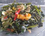 Foto langkah ke 5 dari resep Oseng kangkung rebon.
