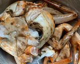 A picture of step 1 of Crab Curry.