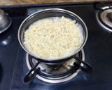 A picture of step 1 of Chilli Garlic Maggi.