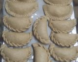 Foto del paso 7 de la receta: Empanadas de pescado con masa casera integral
