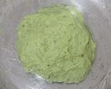 Foto langkah ke 2 dari resep Flaxseeds Pandan Swirl Sourdough Bread.