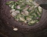 Foto langkah ke 2 dari resep Tumis Kerang Kacang Panjang & Bunga Turi.
