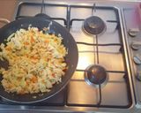 Foto langkah ke 14 dari resep Lumpia Komplit dengan Saus.