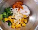 તવા ભાખરી પીઝા(Tawa Bhakhri Pizza Recipe In Gujarati) રેસીપી સ્ટેપ2ફોટો