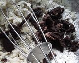 A picture of step 1 of Deep fried orio cookies.