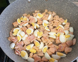 Foto del paso 4 de la receta: Espaguetis con salmón ahumado y huevos de codorniz