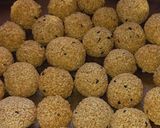 तिल गुड़ के लाडू (til gur ke ladoo recipe in Hindi) रेसिपी चरण 4 फोटो