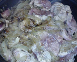 Foto del paso 1 de la receta: Conejo encebollado al cava