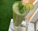صورة لخطوة 2 من وصفة المشروب الأخضر الصحّي 🍹