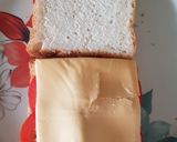 A picture of step 3 of Tomato and Cheese Grilled Sandwich.