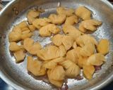 Hình bước làm 4 của món Sườn non kho thơm