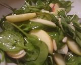 A picture of step 2 of Spinach and scallop salad with apple and pine nuts.