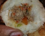 A picture of step 6 of Stuffed yam balls.