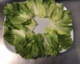 Une image de l'étape 2 de Salade composée (chou rouge,scarole,tomate et concombre).