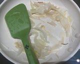 A picture of step 1 of Tomato, basil and lemon pasta.