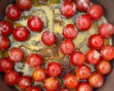 Foto del paso 1 de la receta: Miniaperitivo con bonito del norte (III): Tosta templada de bonito con cherry confitado y brie