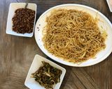 A picture of step 5 of Shanghai Scallion Noodles.