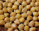 Foto del paso 4 de la receta: Butifarra asada con garbanzos o patatas y sobrasada