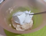 Foto del passaggio 2 della ricetta Gelato senza gelatiera con banana, yogurt, cioccolato e un pizzico di zenzero