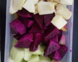 Foto langkah ke 1 dari resep Salad buah #berburucelemekemas #revolusi2019.