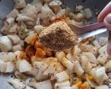A picture of step 4 of Lauki Masala.