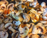 Foto del paso 1 de la receta: Champiñones salteados en vegetales y jugo de limón 😍😍