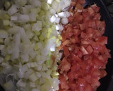 Foto del paso 3 de la receta: Pollo con guiso encima y papas con salsa