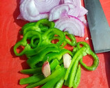 Foto del paso 1 de la receta: Salchichas frescas de ternera con cebolla caramelizada y cereza