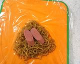 Foto langkah ke 2 dari resep Onigiri Indomie🍙#berburucelemekemas#resolusi2019.