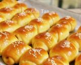 Foto langkah ke 9 dari resep Roti Unyil Keju Favorit Papa+anak2 ( Mini Cheesy roll bun) .