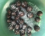 Mézes kókuszgolyó recept fázis 2 fotója