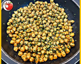 Foto del paso 3 de la receta: Ensalada tibia de garbanzos y kale