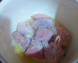 Foto del paso 2 de la receta: Pollo en salsa de limón encurtido y zanahorias dulces orgánicas