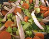 Une image de l'étape 3 de Nouilles poireaux carotte.