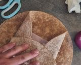Húsos gofri szenya tortillából tükör tojással nyakon verve recept fázis 1 fotója
