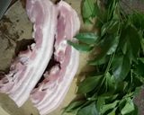 Hình bước làm 1 của món Thịt ba chỉ cuốn lá mác mật